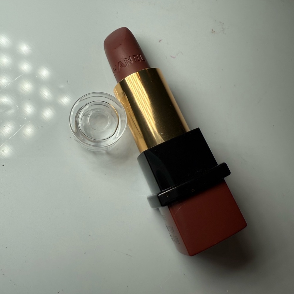 CHANEL Rouge Allure Lipstick #16 Chic